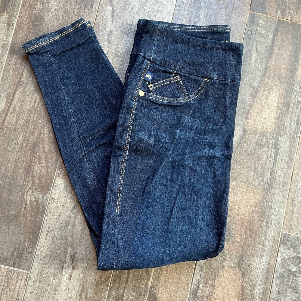 Rock & Republic pull-on jeans